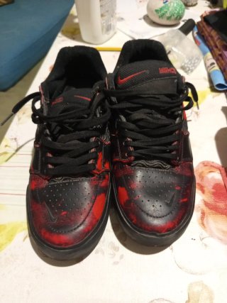 Zapatillas Nike Negras y Rojas