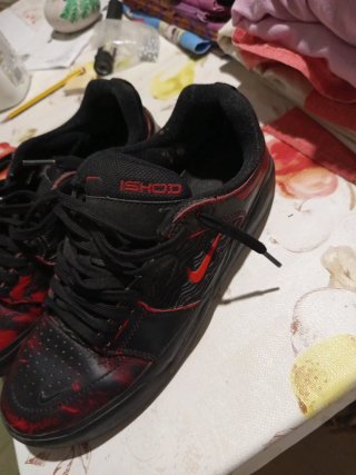 Zapatillas Nike Negras y Rojas