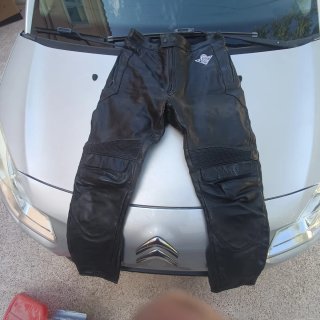 Pantalones de moto de cuero negros