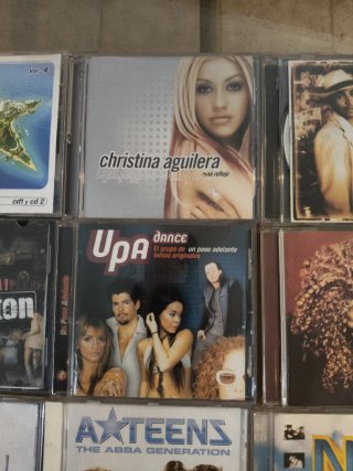 13 CDs Variados: Pop, Latino, Reggae