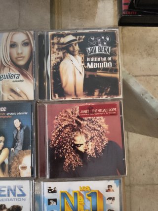 13 CDs Variados: Pop, Latino, Reggae