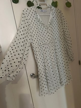 Vestido Zara lunares blanco y negro