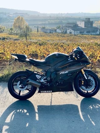 Yamaha R6 Negra
