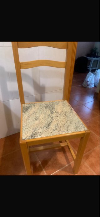 Conjunto mesa cocina 2 sillas y 2 taburetes