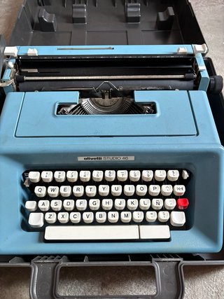 Máquina de escribir Olivetti Studio 46 Vintage