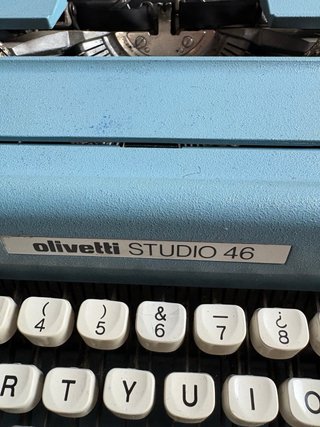 Máquina de escribir Olivetti Studio 46 Vintage