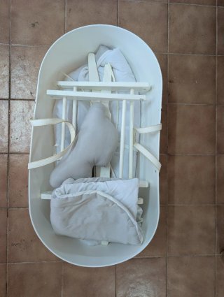 Moisés para bebé gris con soporte