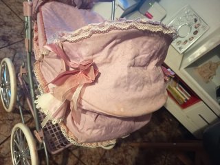 Carrito de muñeca rosa precioso