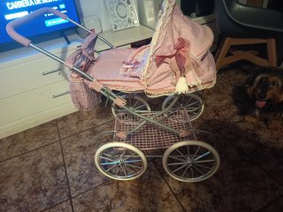 Carrito de muñeca rosa precioso