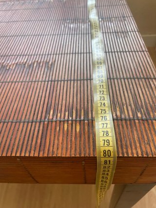 Mesa de centro de rafia y madera