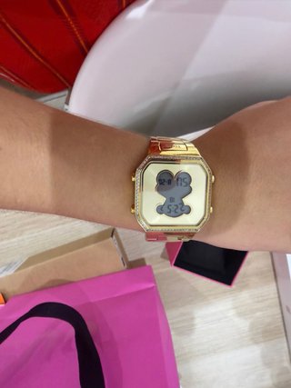 Reloj Tous Dorado con bordes con brillo