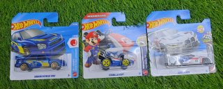 Lote 3 Hot Wheels: Subaru, Mario Kart, BMW