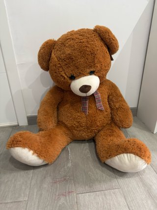 Oso de peluche grande marrón