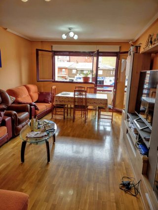 Mueble TV 65 con bar y 2 sofás