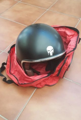 Bolsa porta casco roja y negra