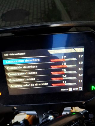 Aprilia Tuono V4 Factory ohlins