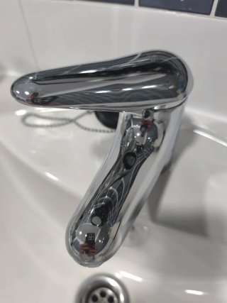 Grifo de lavabo cromado