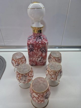 Juego Licorera y 5 Copas Porcelana