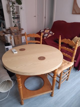 Mesa redonda madera y 4 sillas