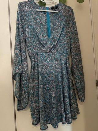 Vestido estampado azul y rosa