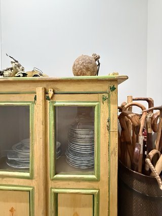 Mueble vintage madera y cristal