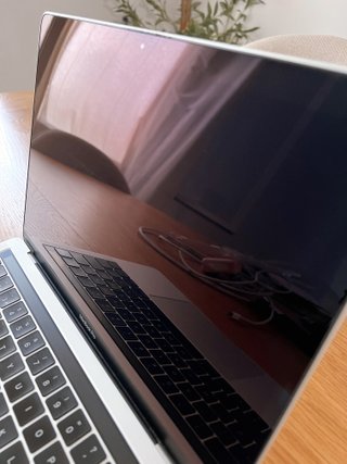 MacBook Pro 13" 2019 Touch Bar 8GB RAM