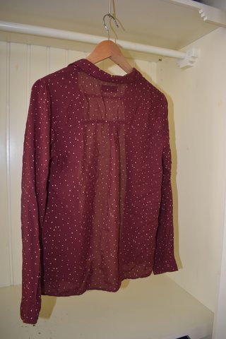 Camisa granate con puntos Pull&Bear Talla S