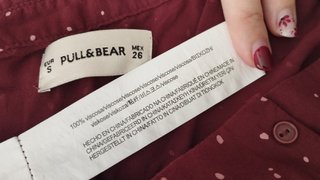 Camisa granate con puntos Pull&Bear Talla S