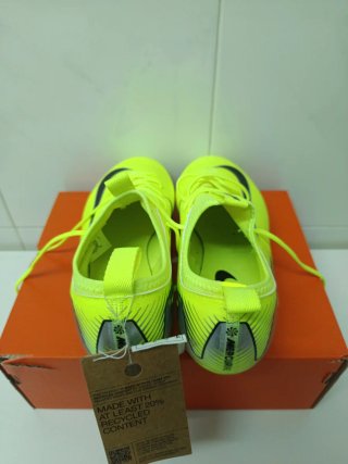 Botas fútbol Nike FG/MG Nuevas T.35,5