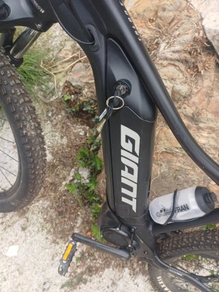 Bici eléctrica Giant talla M-L, muy poco uso