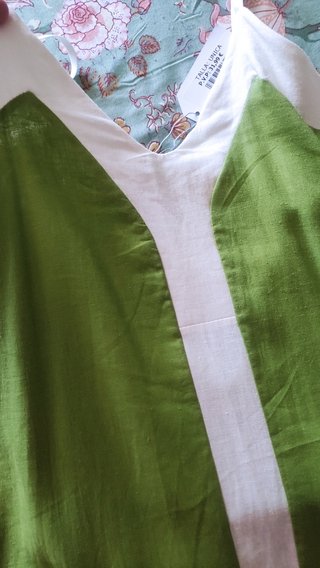 Vestido verde y blanco nuevo