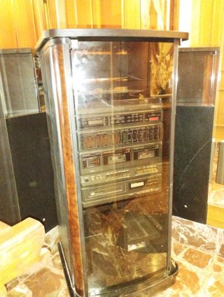 Mueble Minicadena con Altavoces
