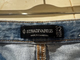 Vaqueros Stradivarius rectos/wide leg talla 32