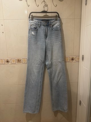 Vaqueros Stradivarius rectos/wide leg talla 32