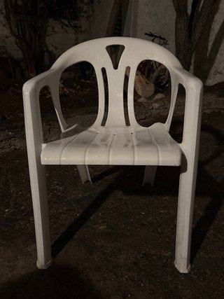 Sillas de terraza de plástico blancas 10€ x silla
