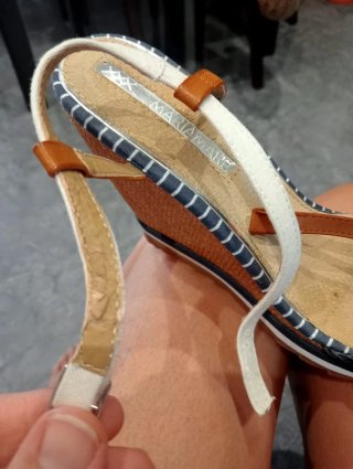 Sandalias cuña Marie Mare negras y blancas