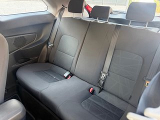 KIA Rio 2014 solo 135.000 km Pegatina c 112€/MES