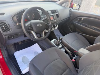 KIA Rio 2014 solo 135.000 km Pegatina c 112€/MES