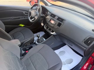 KIA Rio 2014 solo 135.000 km Pegatina c 112€/MES