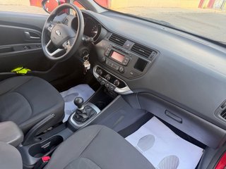 KIA Rio 2014 solo 135.000 km Pegatina c 112€/MES