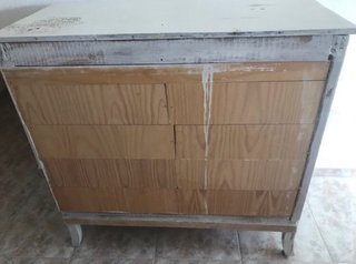 comoda antigua para restaurar