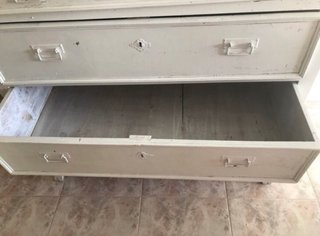 comoda antigua para restaurar