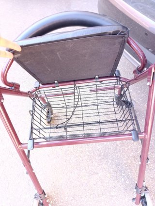 Andador para adultos con asiento