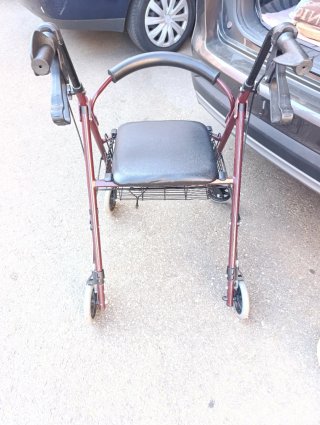 Andador para adultos con asiento