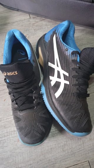 Zapatillas Asics Negras y Azules