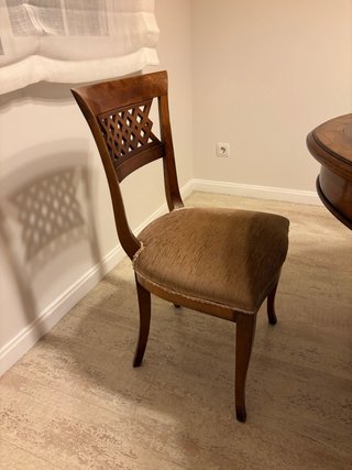 Mesa de comedor ovalada de madera