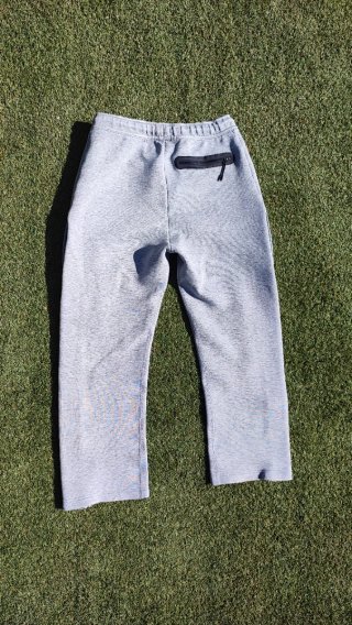 Pantalones Nike Tech Grises con Botones