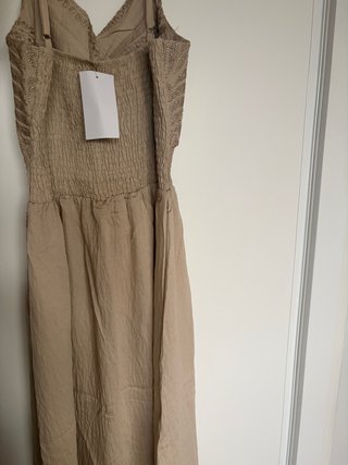 Vestido beige dorado bordado nuevo