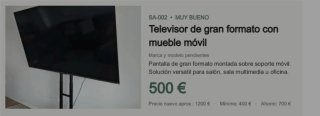 Televisor gran formato con mueble móvil