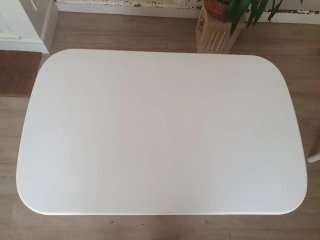 Mesa de cocina blanca con 2 cajones